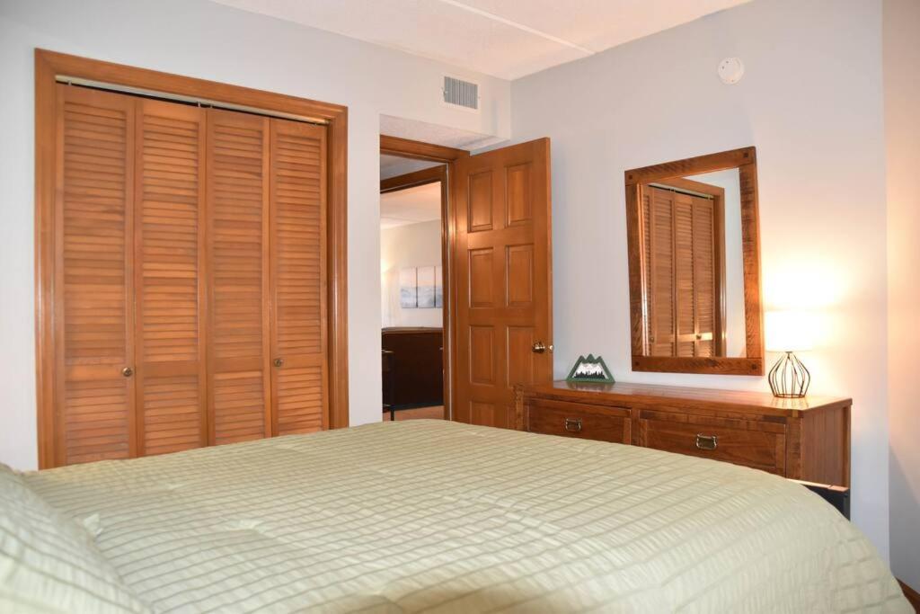 Cozy Mountain Getaway! Mountain Views! 2 Bed, 2 Bath, Sleeps 6 Apartment แกตลิงเบิร์ก ภายนอก รูปภาพ